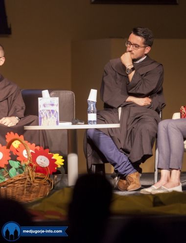 Otvori galeriju ne-lomite-napukle-trske_02.jpg