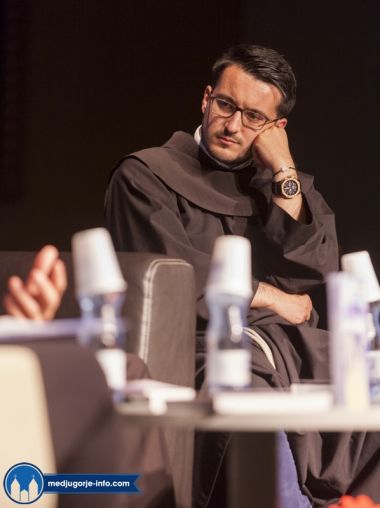 Otvori galeriju ne-lomite-napukle-trske_03.jpg