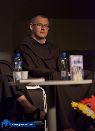 Otvori galeriju ne-lomite-napukle-trske_11.jpg