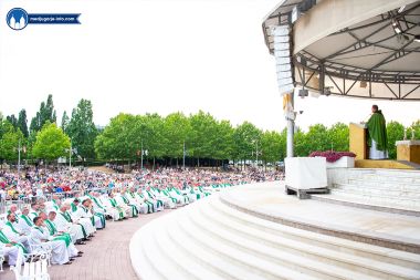 Otvori galeriju zapocela-duhovna-za-svecenike-4.jpg