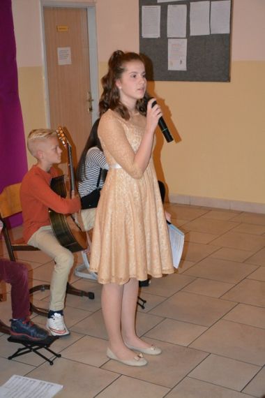 Otvori galeriju Vecer-poezije-OS-Bijakovici.JPG