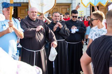Otvori galeriju citluk-procesija-medugorje-3.jpg