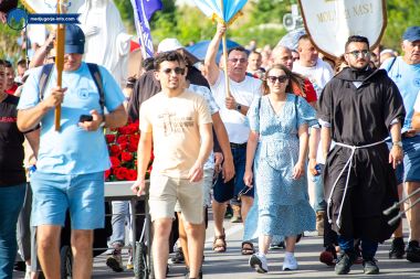Otvori galeriju citluk-procesija-medugorje-8.jpg