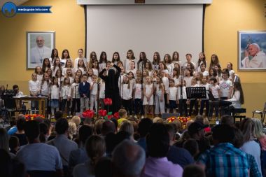 Otvori galeriju proslava-majcinog-dana-u-medugorju_02.jpg