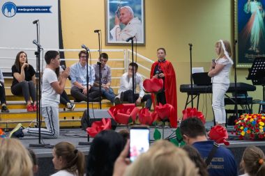 Otvori galeriju proslava-majcinog-dana-u-medugorju_17.jpg