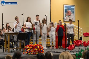 Otvori galeriju proslava-majcinog-dana-u-medugorju_21.jpg