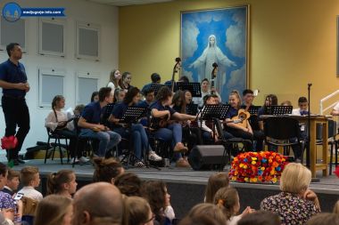 Otvori galeriju proslava-majcinog-dana-u-medugorju_22.jpg