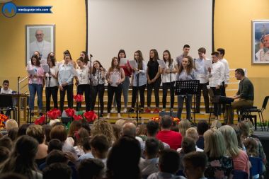 Otvori galeriju proslava-majcinog-dana-u-medugorju_24.jpg