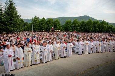 Otvori galeriju obljetnica-gospinih-ukazanja_05.jpg