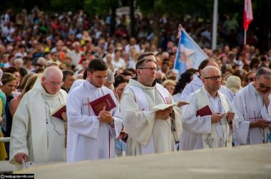 Otvori galeriju obljetnica-gospinih-ukazanja_06.jpg