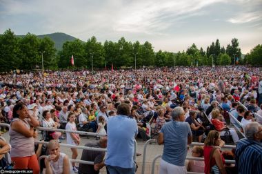 Otvori galeriju obljetnica-gospinih-ukazanja_09.jpg