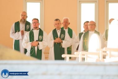 Otvori galeriju cetvrtii-dan-devetnice-sv-jakovu-apostolu-zastitniku-zupe-medugorje_17.jpg