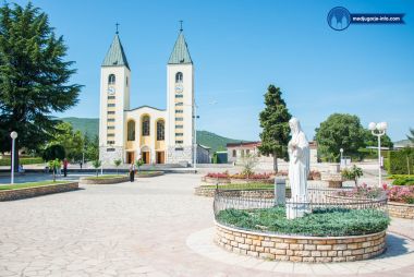 Otvori galeriju 40-obljetnica-gospinih-ukazanja3.jpg