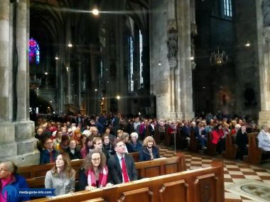 Otvori galeriju vecer-molitve-za-mir-u-becu_01.jpg