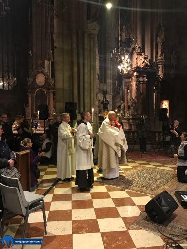 Otvori galeriju vecer-molitve-za-mir-u-becu_06.jpg