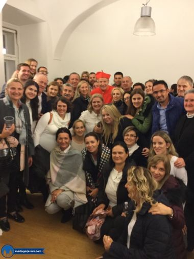 Otvori galeriju vecer-molitve-za-mir-u-becu_07.jpg