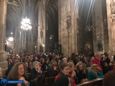 Otvori galeriju vecer-molitve-za-mir-u-becu_09.jpg