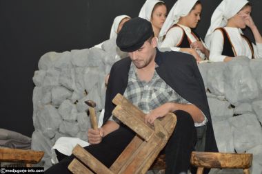 Otvori galeriju Kazalisna-predstava-uciteljice_01.JPG