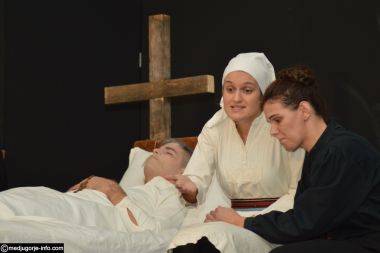 Otvori galeriju Kazalisna-predstava-uciteljice_16.JPG