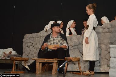 Otvori galeriju Kazalisna-predstava-uciteljice_23.JPG