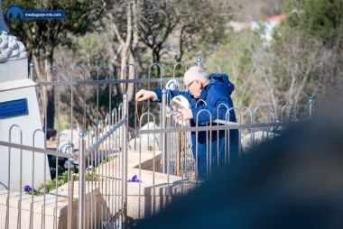 Otvori galeriju medjugorje-live-molitve-devetnice-na-brdu-ukazanja_06.jpg