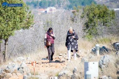 Otvori galeriju medjugorje-live-molitve-devetnice-na-brdu-ukazanja_12.jpg