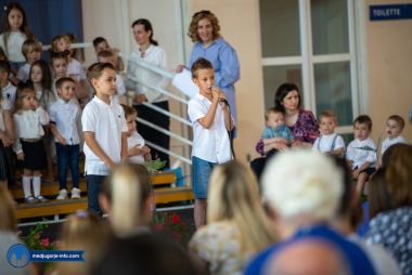 Otvori galeriju majcin-dan-vrtic-2022_05.jpg