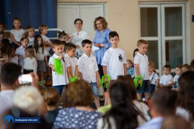 Otvori galeriju majcin-dan-vrtic-2022_15.jpg