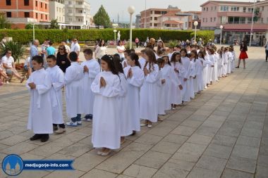 prva-sveta-pricest-u-medugorju_02.jpg