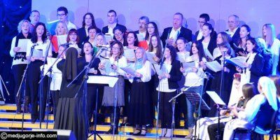 Uskrsni koncert Mješovitog župnog zbora „Kraljica mira“ iz Međugorja u sarajevskoj katedrali