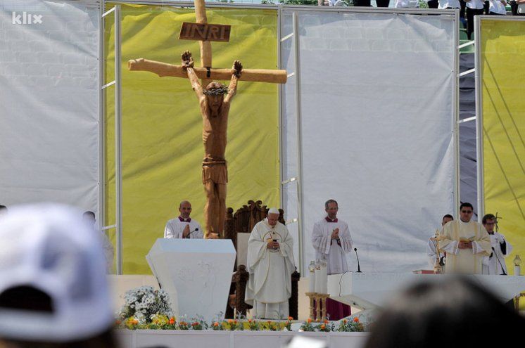Omelia di Papa Francesco durante la Celebrazione Eucaristica presso lo stadio “Koševo”