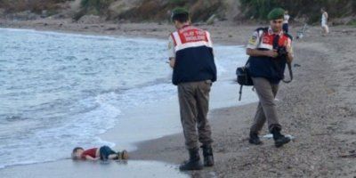 Aylan Kurdi,tre anni -è questo il nome del bambino morto annegato nel tentativo di raggiungere l’Europa