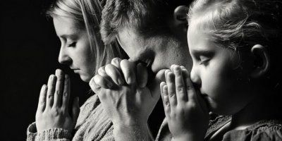 Što ako obitelj zajedno moli, ali jedan član uvijek izbiva sa zajedničke molitve?