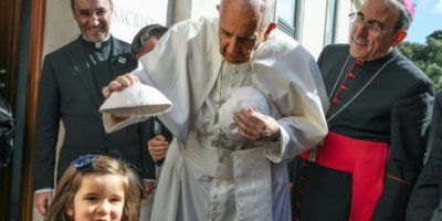 Kako se papa u Fatimi našalio s jednom djevojčicom