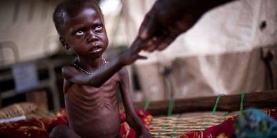 ﻿HUMANITARNA TRAGEDIJA Svake godine od neishranjenosti umre tri milijuna djece u dobi do 5 godina 