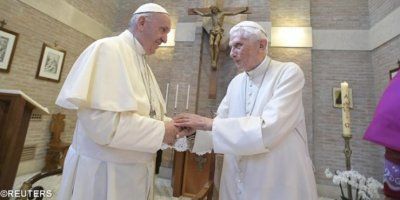 Papa Franjo posjetio Benedikta XVI - Dvojica papa čestitala si Božić