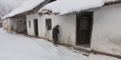 Priča koja je ganula Hrvatsku: Pomozimo baki Alojziji, koja je zbog snijega ostala bez svog jedinog doma