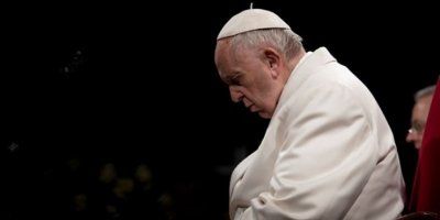 Papa: Mnogi su ljudi uništeni zlobnim govorenjem