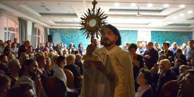 Vlč. Zlatko Sudac predvodio duhovnu obnovu posvećenu Vukovaru, nazočilo preko 500 sudionika