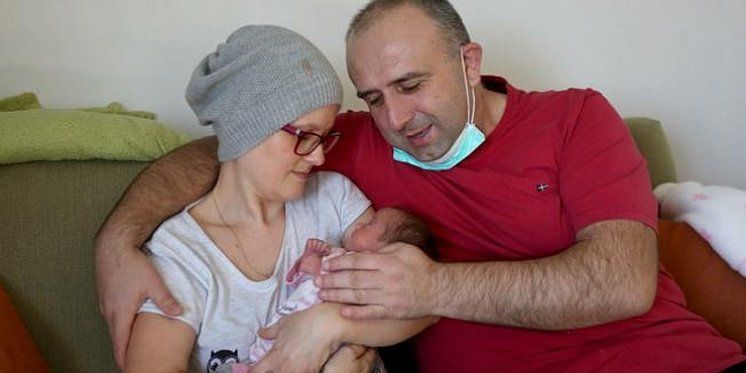 BOŽIĆNO ČUDO Na Neurokirurgiji beba ugledala svijet pa majci uklonili tumor na mozgu
