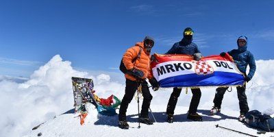Alpinist iz Tomislavgrada postavio zastavu Herceg-Bosne na najviši vrh Europe
