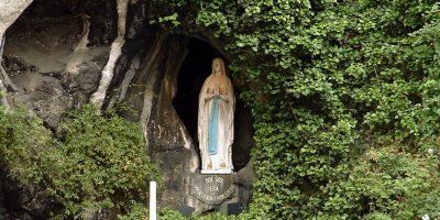 Francuski katolici započeli devetnicu otkako je Lourdes zatvoren