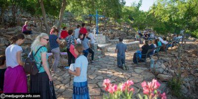 Preghiera e canto alla CROCE BLU