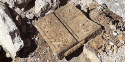Senzacionalno otkriće kod Ravnog: Pronađena ploča oltarne pregrade iz 9. stoljeća