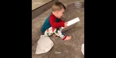 (VIDEO) Neodoljiva reakcija dječaka na božićni poklon oduševila internet