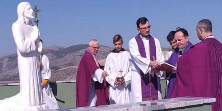 Gabela: Biskup Palić blagoslovio zavjetni kip Isusa Krista