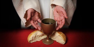 Velečasni Zlatko Sudac: Kruh je zato tu: da ga se uzima, blagoslovi, razlomi i dade