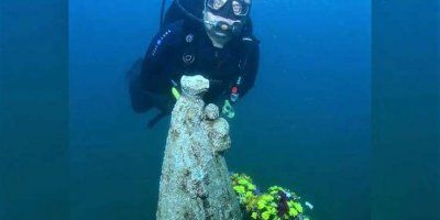 Brončani Gospin kip 14 metara pod morem
