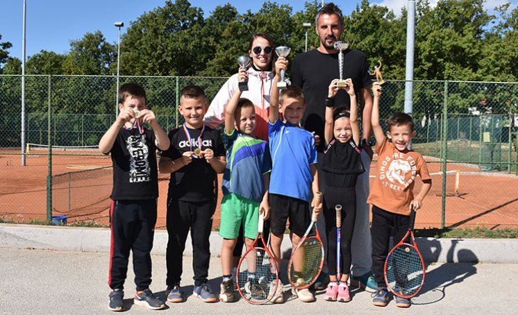 Najmlađi tenisači Međugorja protekloga su vikenda nastupili  na Memorijalu „Vito Ćorić“ – Posušje  2021.