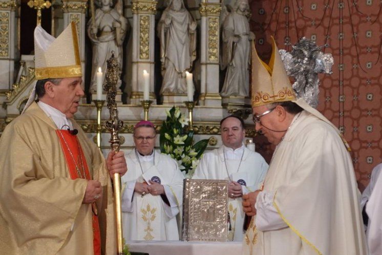 Nadbiskup Vukšić svečano liturgijski uveden u službu u sarajevskoj katedrali Srca Isusova